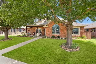 207 Red Wolf Ln, Red Oak, TX 75154 - Photo 1