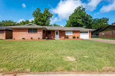 1762 N McCart Street, Stephenville, TX 76401 - Photo 1