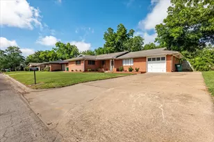 1762 N McCart St, Stephenville, TX 76401 - Photo 38
