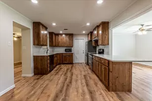 1762 N McCart St, Stephenville, TX 76401 - Photo 10
