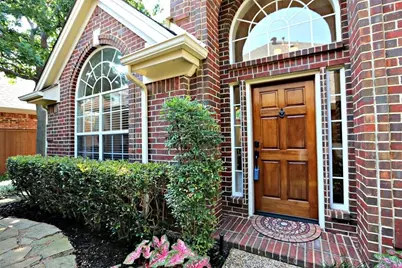14588 Poe Court, Addison, TX 75001 - Photo 2