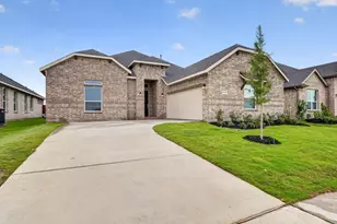 4928 Simmental Dr, Arlington, TX 76001 - Photo 2