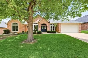 428 Arbor Lawn Dr, Burleson, TX 76028 - Photo 4