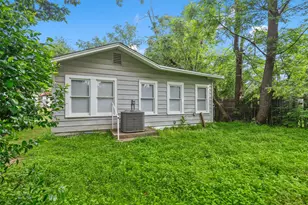 207 W Heard St, Cleburne, TX 76033 - Photo 18