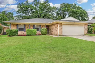 2132 Sandy Ln, Irving, TX 75060 - Photo 2