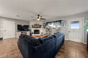 837 W 3rd St, Eddy, TX 76524 - Photo 6