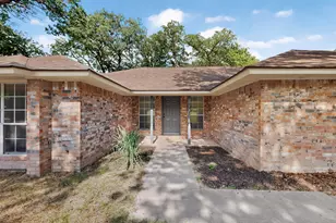 13930 Briarwood Ct, Azle, TX 76020 - Photo 4