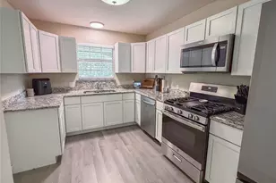 604 Cooper St, Ennis, TX 75119 - Photo 6
