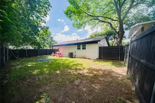 107 W Purdom Ave, Alvarado, TX 76009 - Photo 2