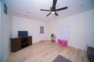 107 W Purdom Ave, Alvarado, TX 76009 - Photo 6