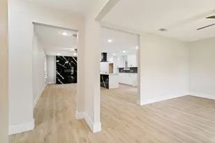 1504 Lexington Pl, Bedford, TX 76022 - Photo 4