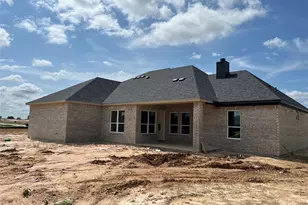 148 Legends Wy, Bridgeport, TX 76426 - Photo 2