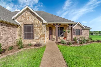 1068 Oak Creek Circle, Royse City, TX 75189 - Photo 2