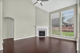 2644 Coral Cove Dr, Grand Prairie, TX 75054 - Photo 10