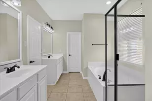 2644 Coral Cove Dr, Grand Prairie, TX 75054 - Photo 12