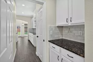 2644 Coral Cove Dr, Grand Prairie, TX 75054 - Photo 6