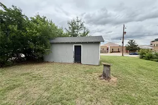 407 S Lamar St, Eastland, TX 76448 - Photo 36