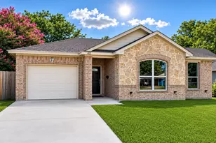 411 N Dwight Ave, Dallas, TX 75211 - Photo 1
