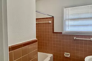 425 Bondstone Dr, Dallas, TX 75218 - Photo 8
