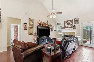 523 Clancy Ln, Lake Dallas, TX 75065 - Photo 8