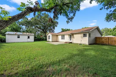 609 N Norma Drive, Lacy Lakeview, TX 76705 - Photo 2