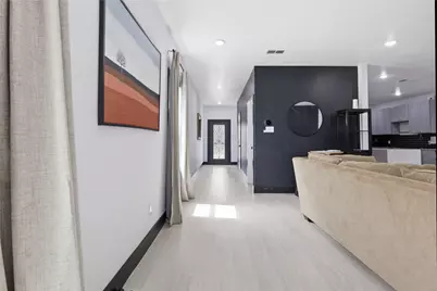 1469 Elmwood Avenue, Fort Worth, TX 76104 - Photo 2