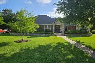 103 Heritage Pl, Glen Rose, TX 76043 - Photo 2