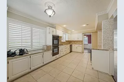 1404 Paisley Drive, Arlington, TX 76015 - Photo 6