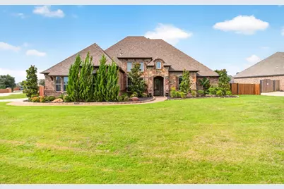 1201 Bluff Springs Drive, Fort Worth, TX 76052 - Photo 2