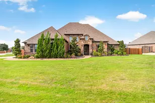 1201 Bluff Springs Dr, Fort Worth, TX 76052 - Photo 2