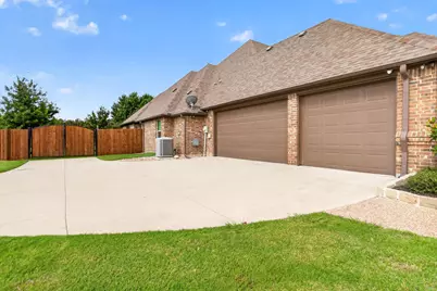 1201 Bluff Springs Drive, Fort Worth, TX 76052 - Photo 38