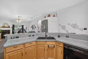 909 Trinity Dr, Lancaster, TX 75146 - Photo 14