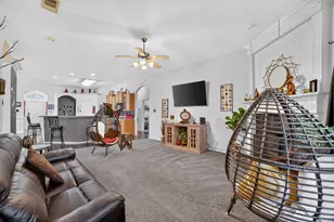909 Trinity Dr, Lancaster, TX 75146 - Photo 4