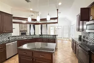 5852 Windy Meadow Ln, Grand Prairie, TX 75052 - Photo 14
