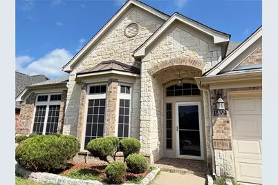5852 Windy Meadow Lane, Grand Prairie, TX 75052 - Photo 2