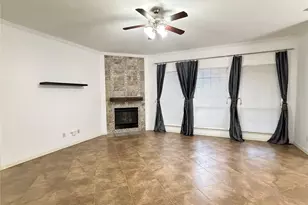 5852 Windy Meadow Ln, Grand Prairie, TX 75052 - Photo 8