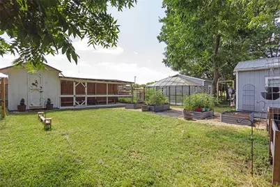 108 Blue Moon Court, Springtown, TX 76082 - Photo 24