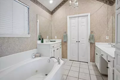 2701 Hidden Lake Drive, Grapevine, TX 76051 - Photo 16