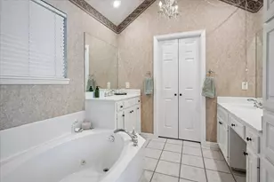 2701 Hidden Lake Dr, Grapevine, TX 76051 - Photo 16