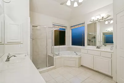 1604 McGreg Lane, Carrollton, TX 75010 - Photo 18