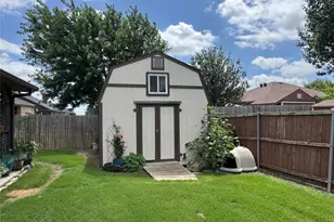 207 Southpeak Ln, Ponder, TX 76259 - Photo 18