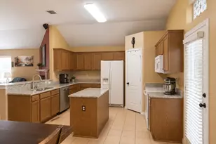 207 Southpeak Ln, Ponder, TX 76259 - Photo 4