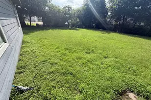 504 Morgan St, Cleburne, TX 76031 - Photo 12