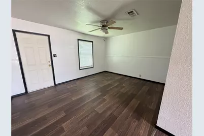 504 Morgan Street, Cleburne, TX 76031 - Photo 4