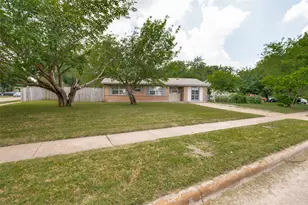 2524 Suffolk Ln, Lancaster, TX 75134 - Photo 1