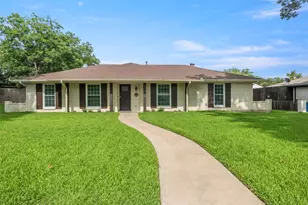 152 Stardust Ln, DeSoto, TX 75115 - Photo 1
