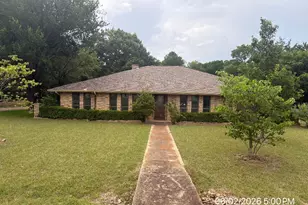 103 Red Bud Ct, Oak Leaf, TX 75154 - Photo 1