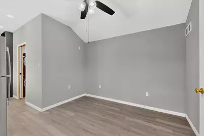 1661 E 2nd Street, Cleburne, TX 76031 - Photo 18