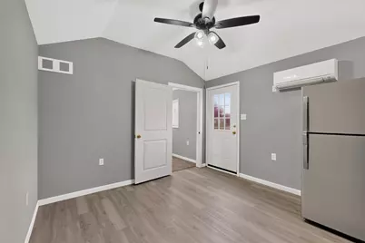 1661 E 2nd Street, Cleburne, TX 76031 - Photo 22