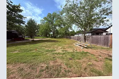 721 E Bullock Street, Denison, TX 75021 - Photo 1